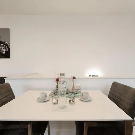 Апартаменты Schuetzenstrasse 15 La *