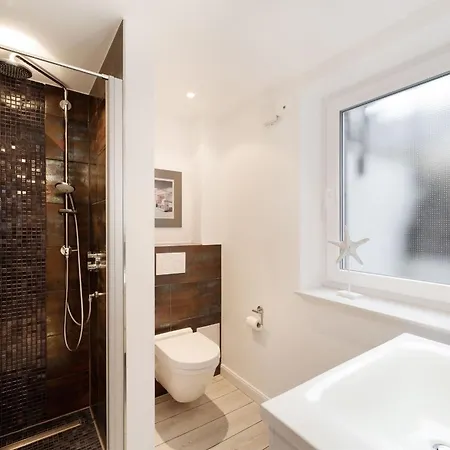 Schuetzenstrasse 15 La *