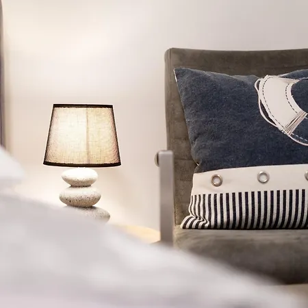 Schuetzenstrasse 15 La * 格洛米茨