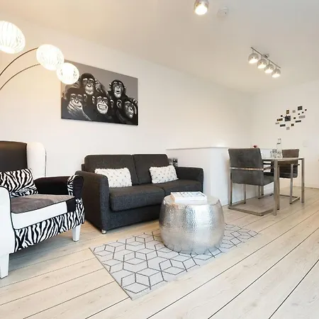 Apartment Schuetzenstrasse 15 La *